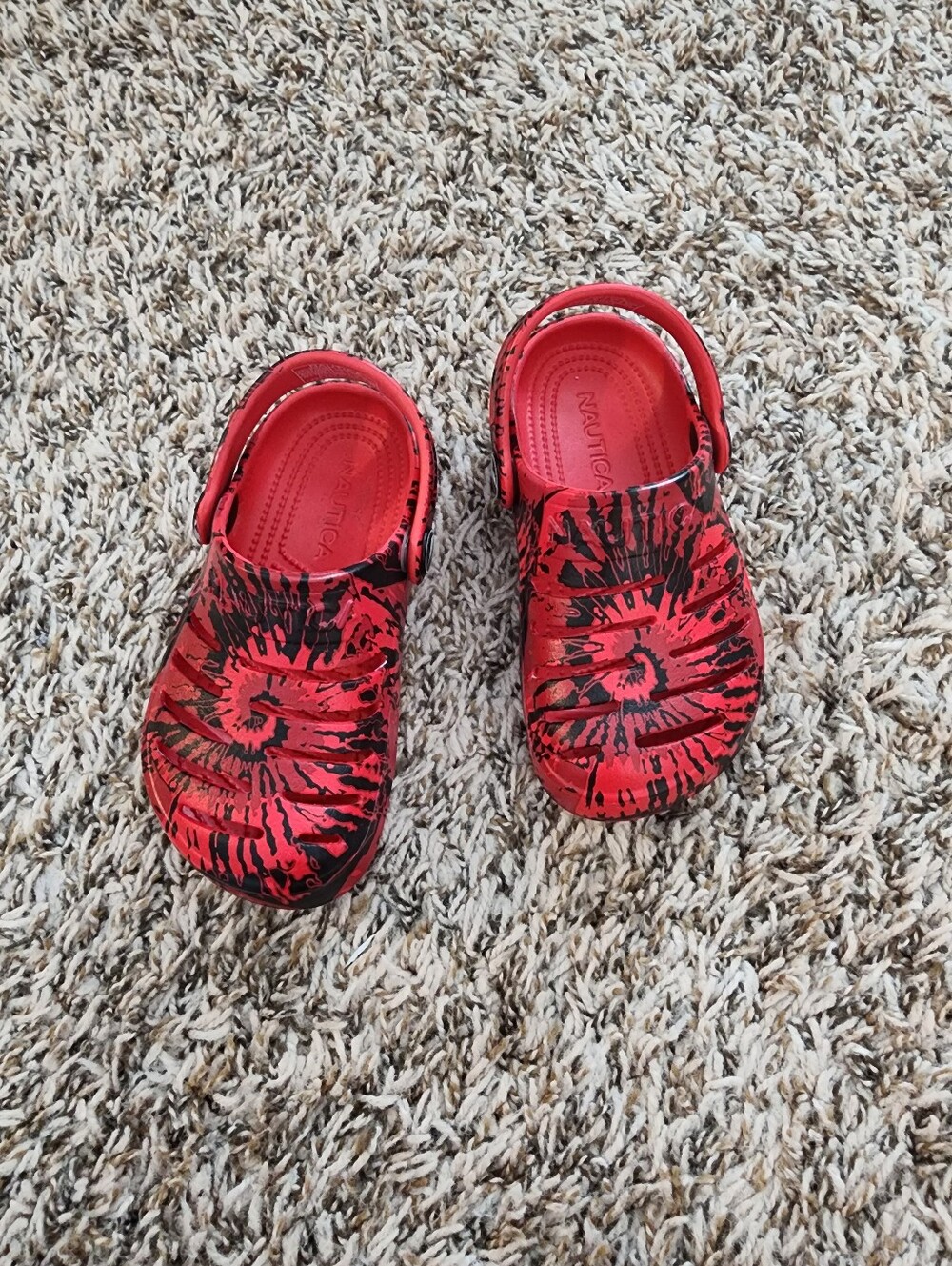 Nautica Kids Red and Black Tie-Dye Clog Sandals 8